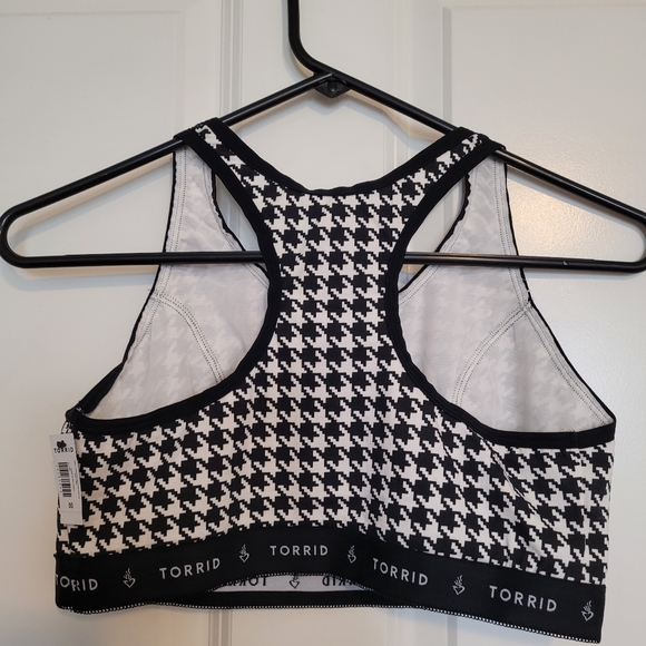 Torrid Active Sports Bra Henley Bralette. NEW! - Picture 3 of 8